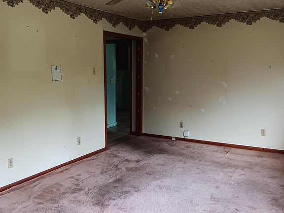 5th image of 223 N Hawkins St