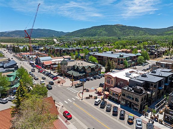 4th image of 320 E Main Street