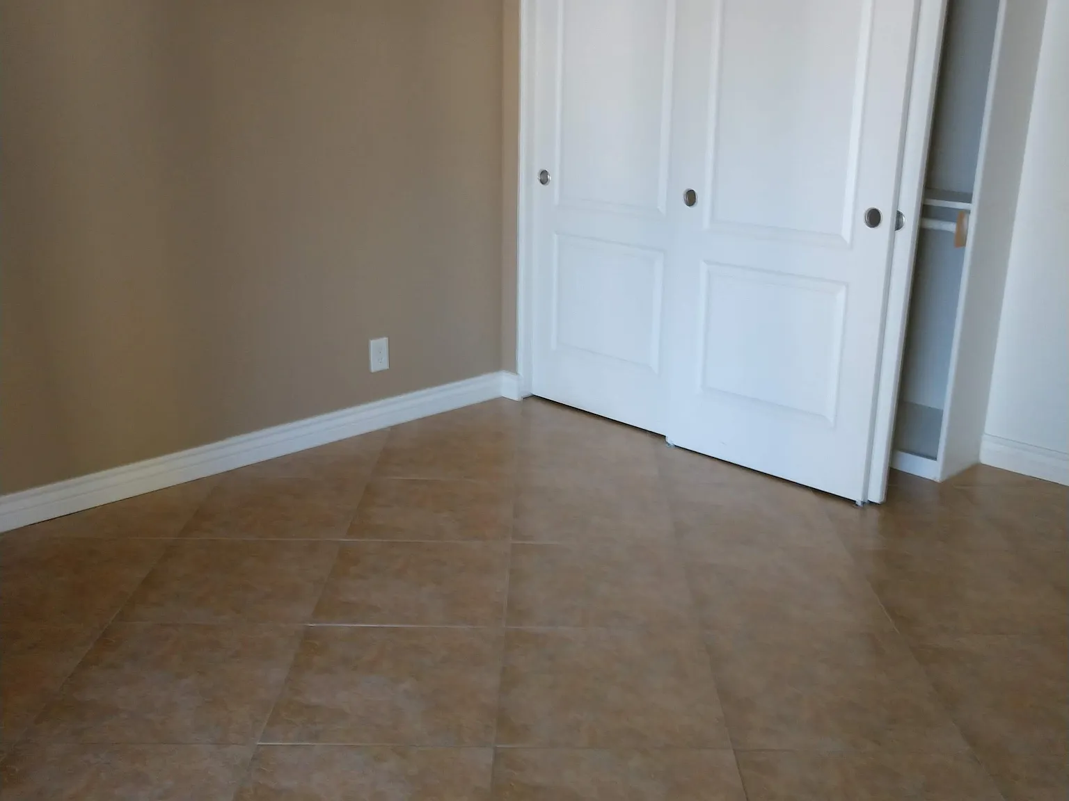 2 bed, 1216 sqft, $1,400 — Photo 2