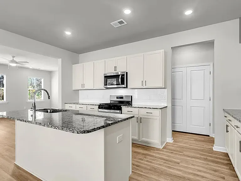 123 Scout Dr #H — Photo 2
