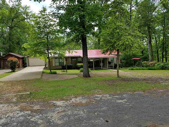 3rd image of 300 Hillcrest Dr