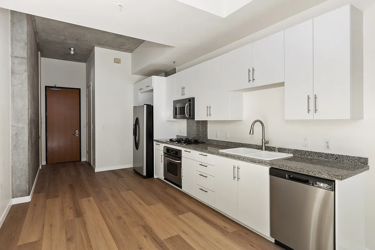 Studio, 552 sqft, $2,650 — Photo 4