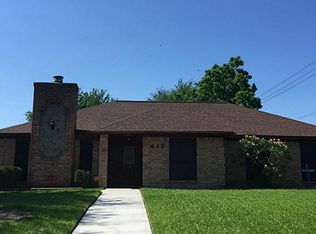 413 Dogwood St, Lake Jackson, TX 77566