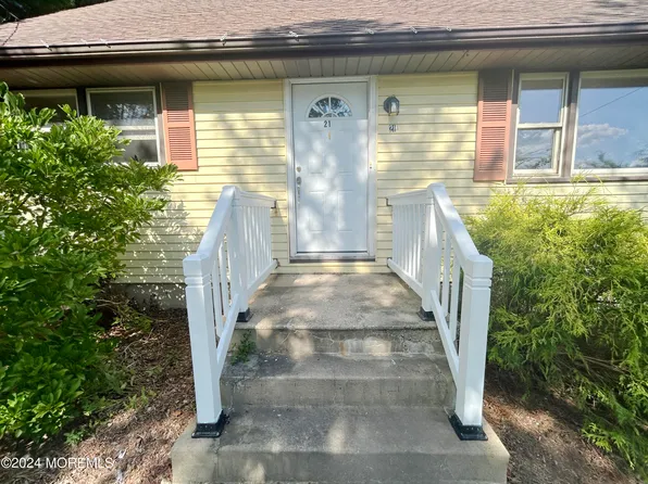 21 Cedar Avenue, Stafford, NJ 08050