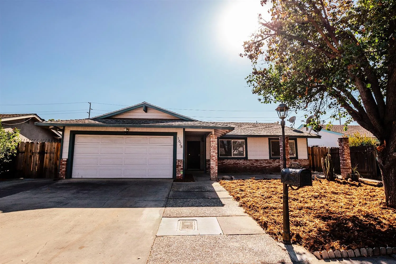 1628 Rosario Ave photo 1