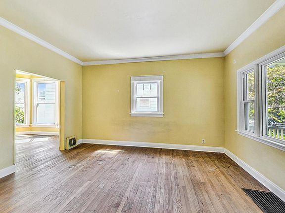 4th image of 4235 Dubois Blvd