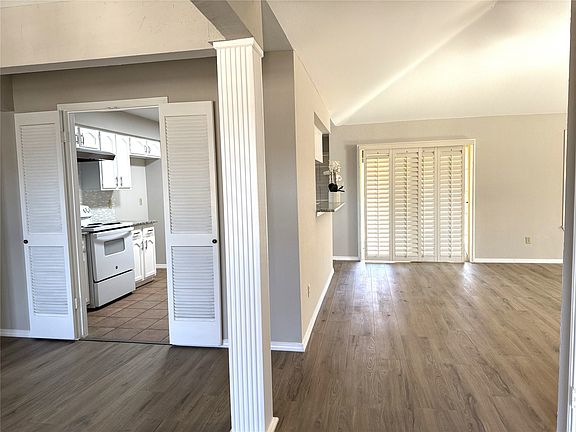 3rd image of 652 Harrison Dr