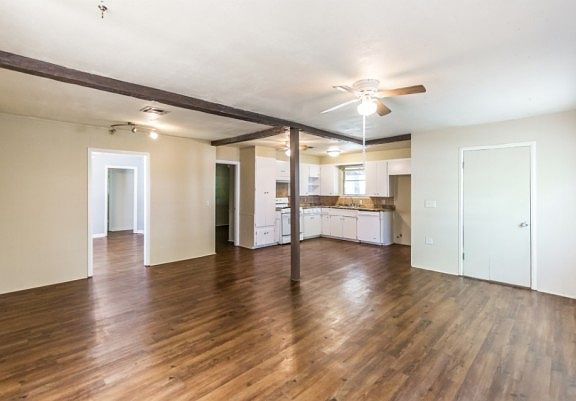 5th image of 8944 Rosewood Ln