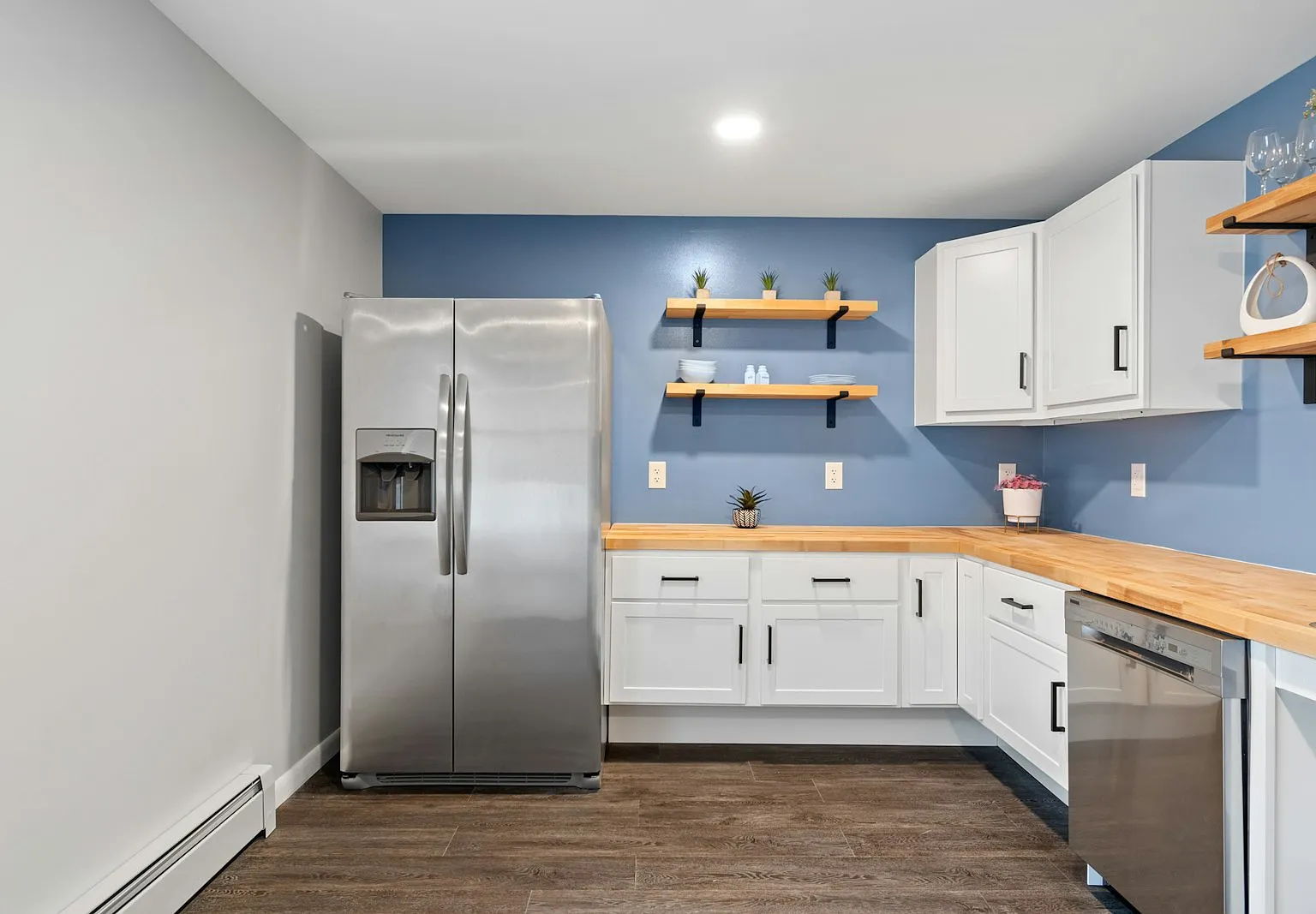3527 Vienna Street, Unit 2 — Photo 3