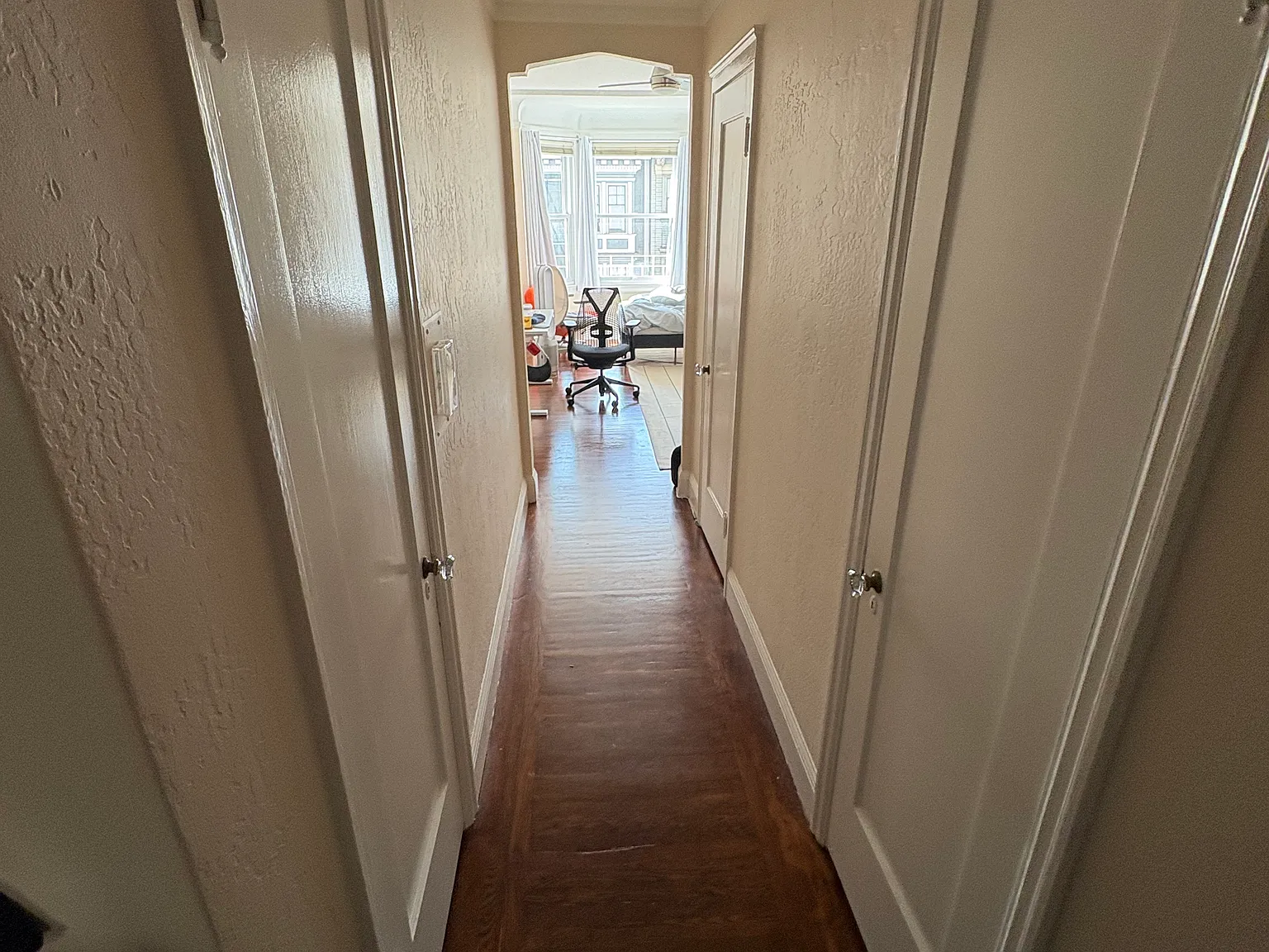 Studio, 560 sqft, $3,300 — Photo 1