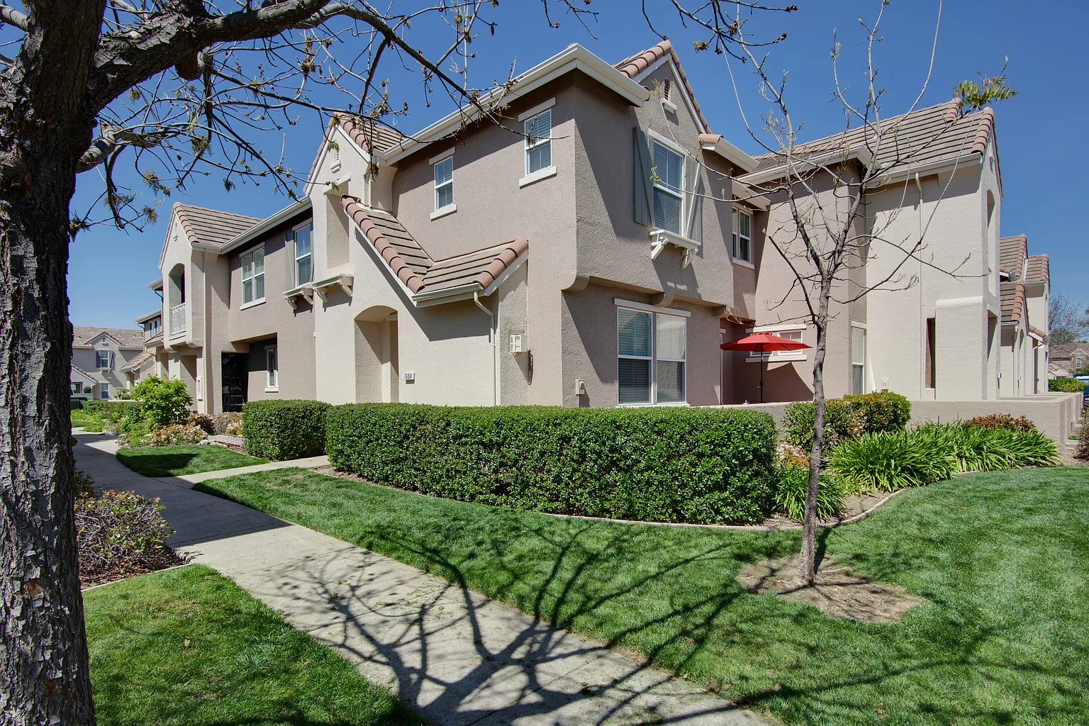1604 Esplande Cir photo 1