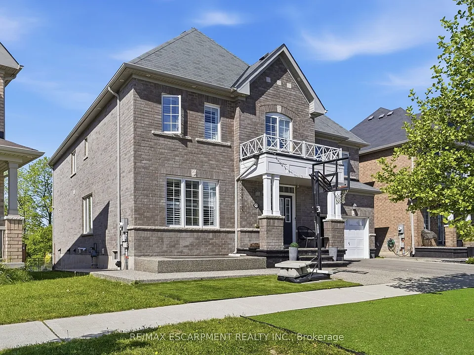 43 Fleming Cres #LOWER LEVEL