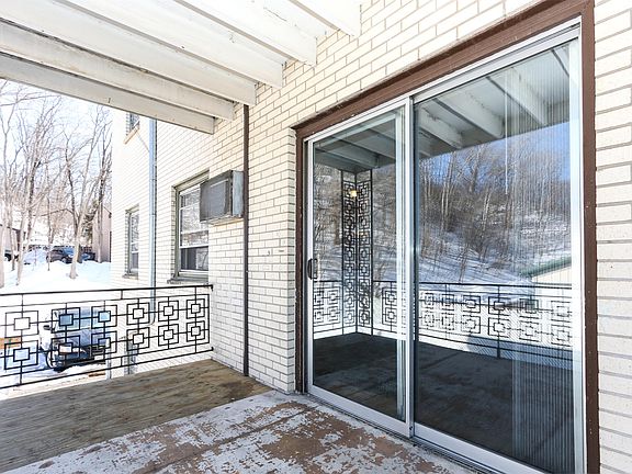 2nd image of 1640 Cumberland St APT 17