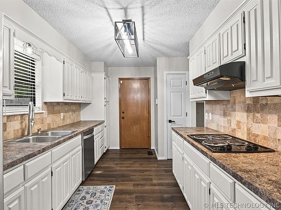 3rd image of 10002 E 117th Pl S
