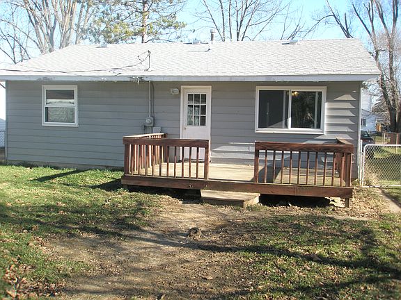 4th image of 1858 Oakfield St