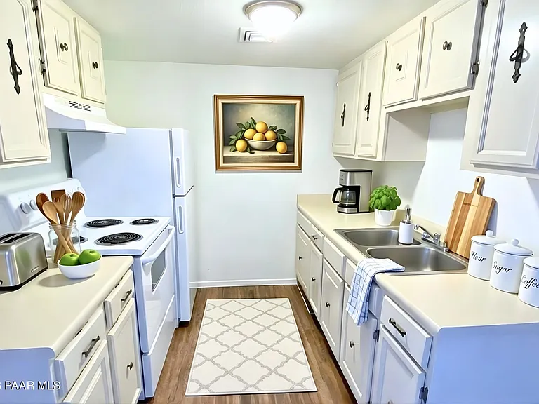 2625 N Alvernon Way — Photo 10