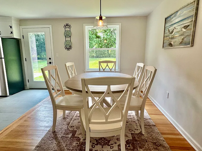 3 Bayview Ave — Photo 6