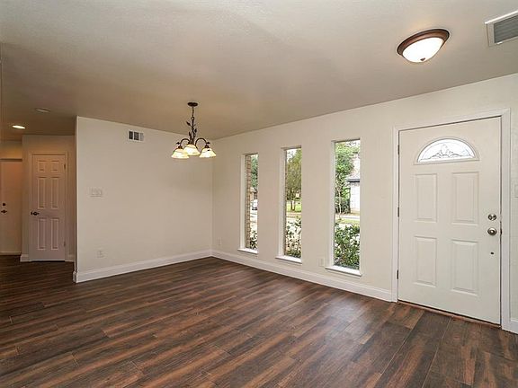 5th image of 1202 Carriage Dr