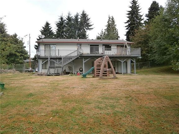 4th image of 3207 NE 205th St