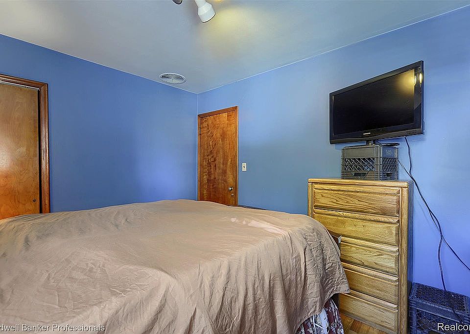 1st image of 23080 Marine Ave
