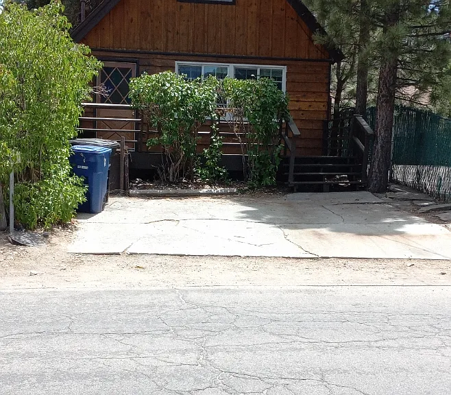 130 W Country Club Blvd — Photo 1