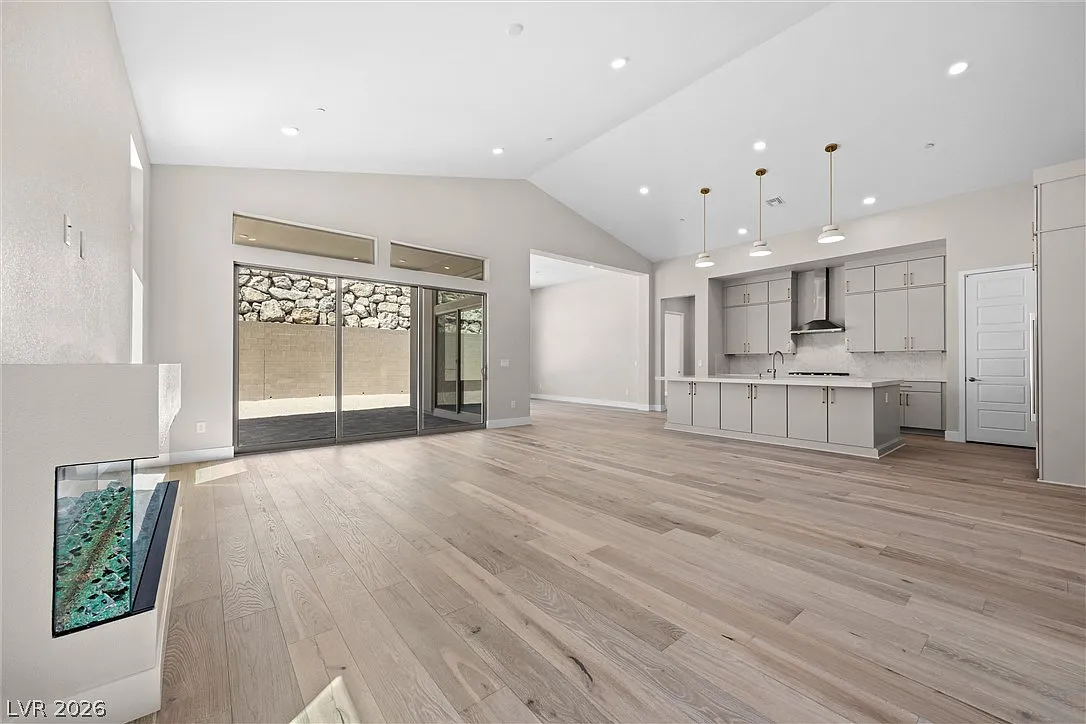 4 bed, 3.5 bath, 2704 sqft, $4,999 — Photo 3
