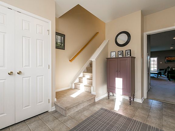 4th image of 12 Shoreham Dr