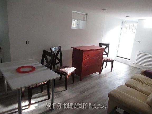 5th image of 272 Roxton Rd