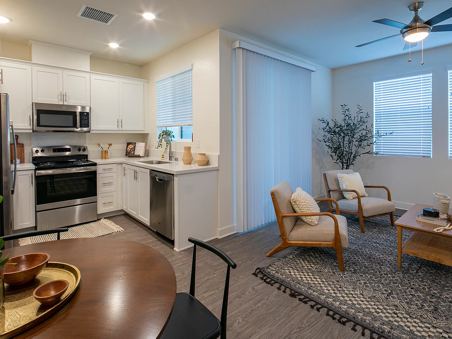 Stadium Park Apartments — Photo 4