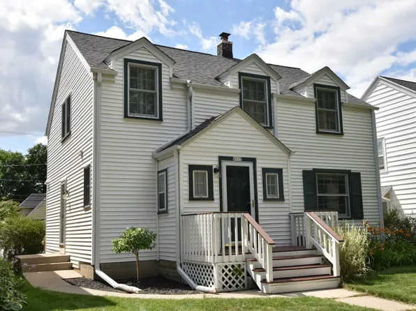 4537 North Morris BOULEVARD, Shorewood, WI 53211