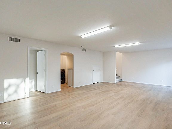 3rd image of 708 N DEAN Street