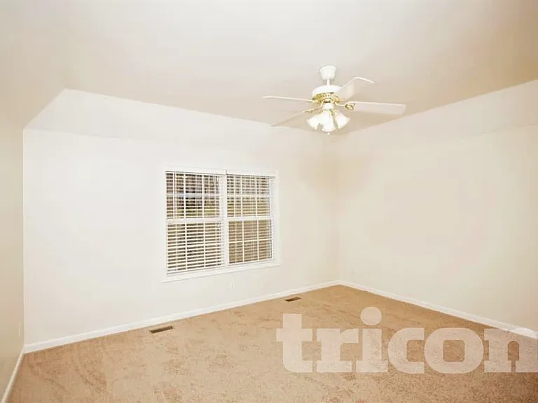 2315 Devonshire Dr — Photo 13