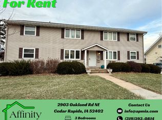2903 Oakland Rd NE, Cedar Rapids, IA 52402
