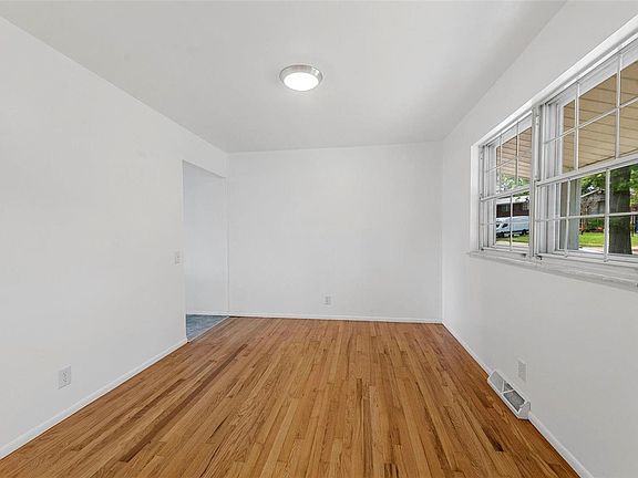 4th image of 9724 Brookmere Dr
