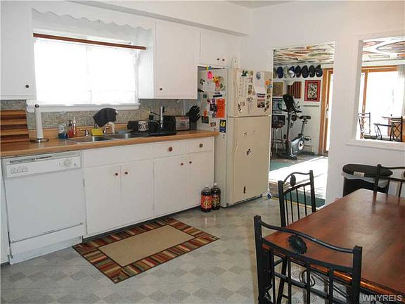 3rd image of 1379 Elwood Dr