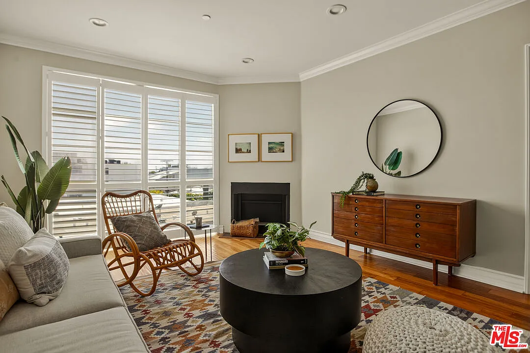 2 bed, 2.0 bath, 1180 sqft, $3,600 — Photo 1
