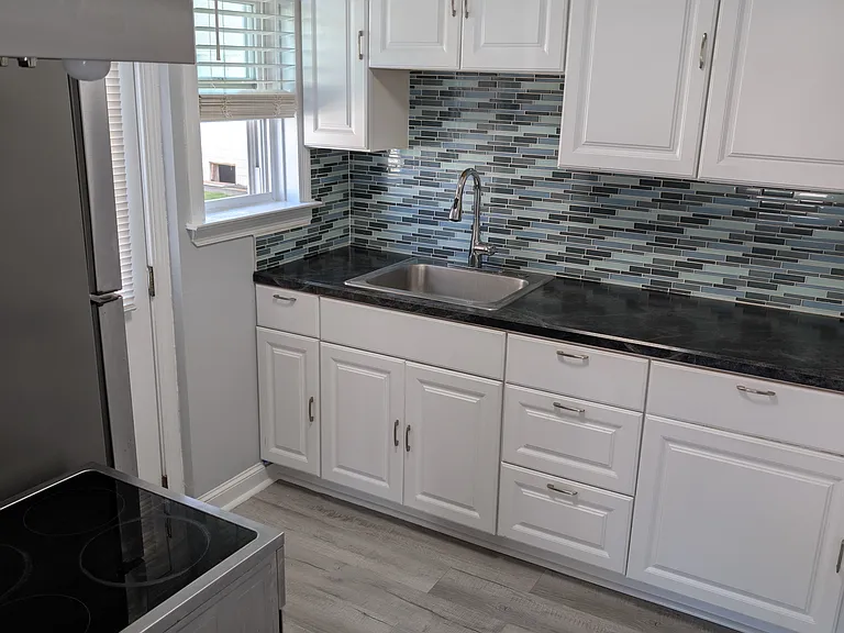 212 N Harding Ave — Photo 5