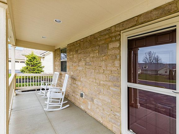 5th image of 89 Glen Mawr Cir