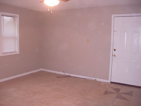 2nd image of 2821 Kirkwood Cir