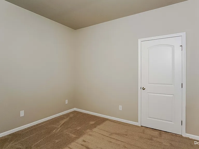 215 Tobin Ln — Photo 12