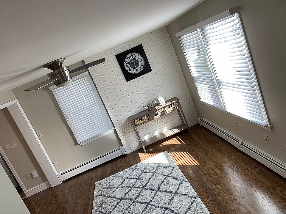 1st Fl dining rm