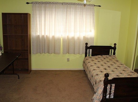 4th image of 1005 Wyland Dr