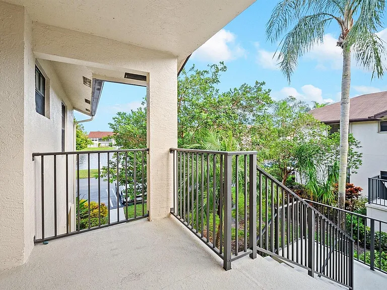3258 Jog Park Dr — Photo 4