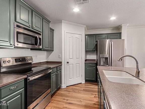 2nd image of 915 W DESERT CANYON Drive
