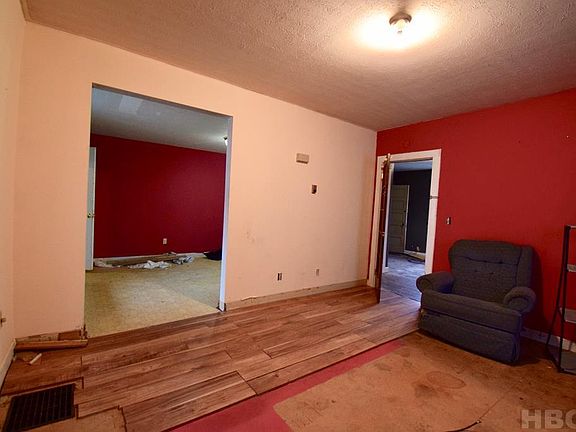 4th image of 329 N Union St