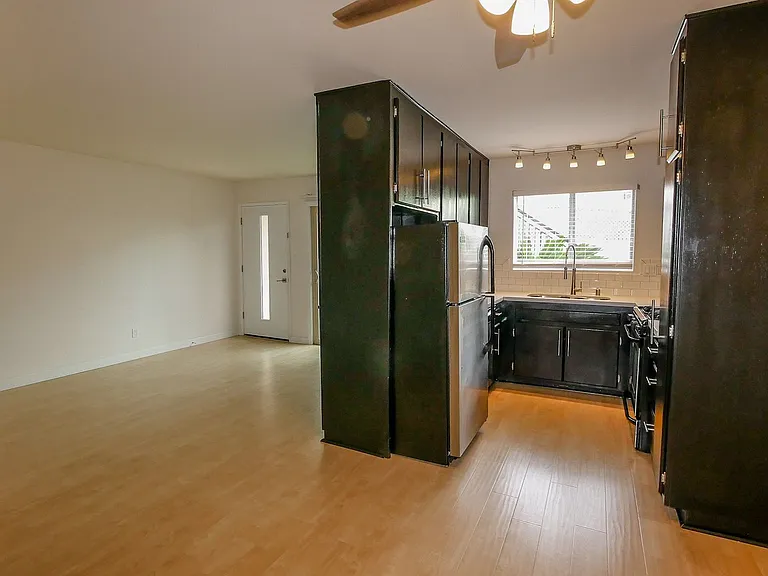 4640 Bancroft St — Photo 7