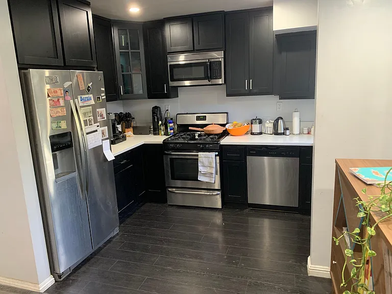 1253 Cypress Ave — Photo 4