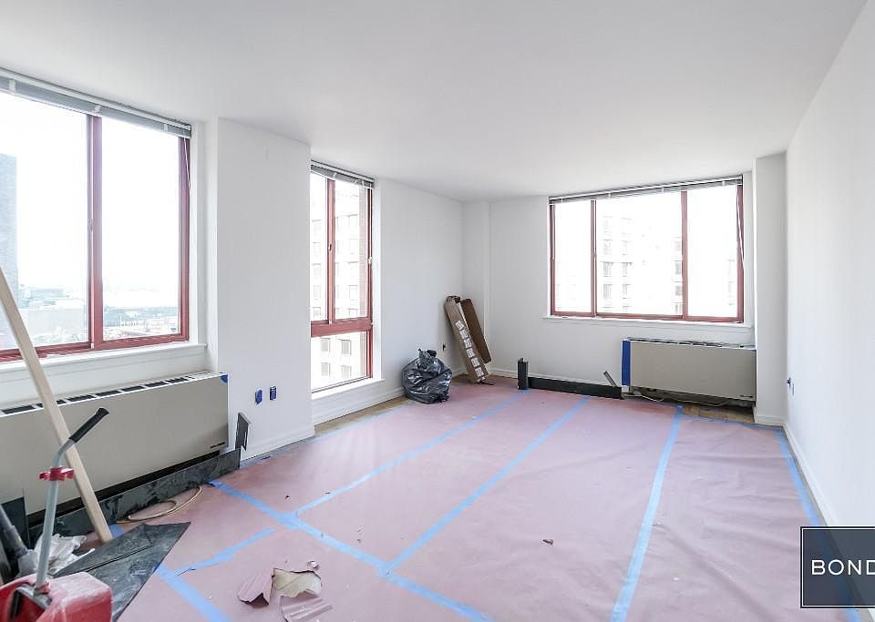 1st image of 444 W 35th St APT 10D
