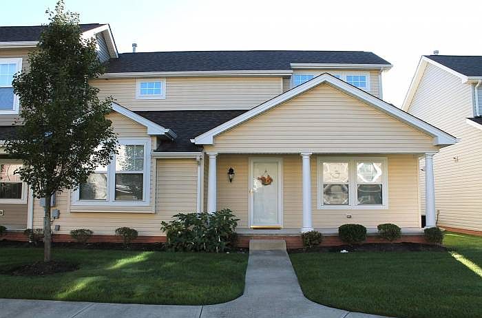 1st image of 4984 Greenflower St