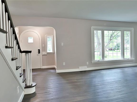 4th image of 104 N Cadillac Dr